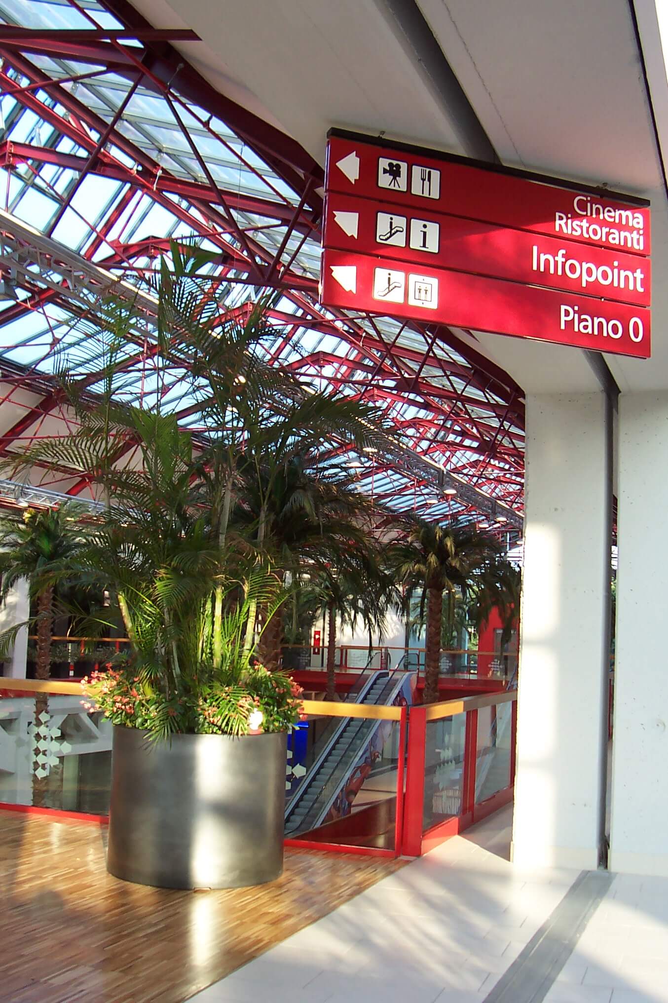 Freccia Rossa Shopping Center 